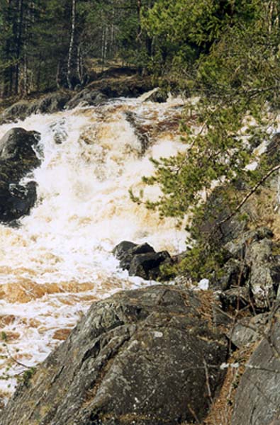 Рускеальский водопад, левый рукав. Фото К.Волкова