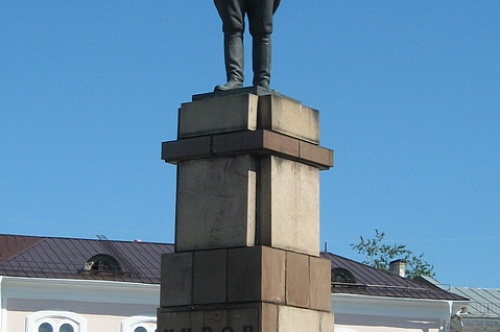 Памятники С.М.Кирову в Петрозаводске 