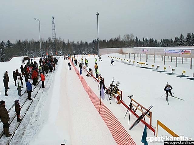 Лыжная база курган. Лыжная база Курган Петрозаводск. Лыжная трасса Курган Петрозаводск. Лыжный центр Курган Петрозаводск. Петрозаводск Курган лыжно биатлонный комплекс.