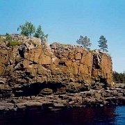 Скалистый берег